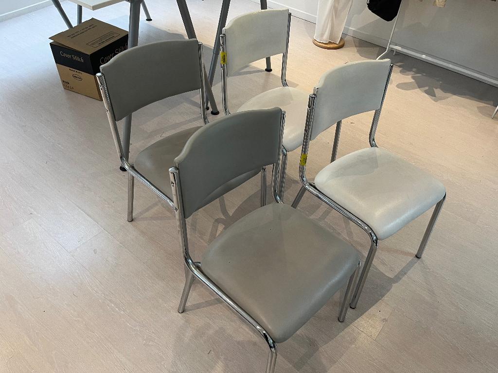 Vintage 4 stoelen set wit/grijs, Ophalen, Gebruikt, Leer, Industrieel, vintage