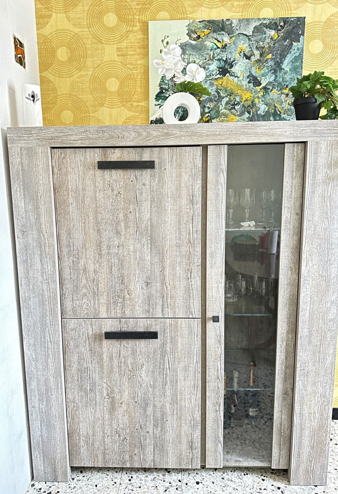 Armoire/Vitrine, Enlèvement