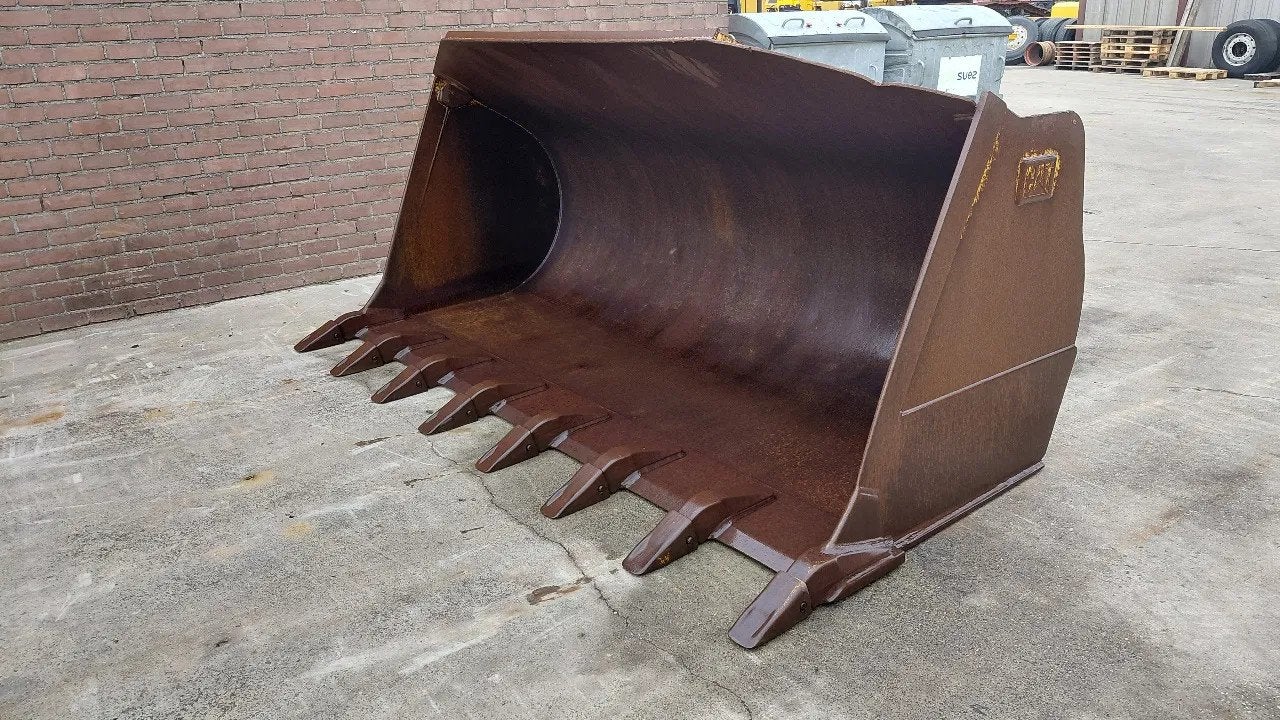Caterpillar 950 / 962 loader bucket with teeth (bj 2025)