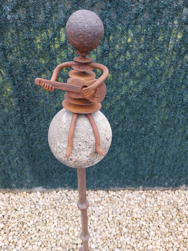 Het gitaristje, Tuin en Terras, Ophalen, Metaal