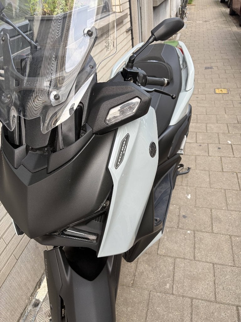 XMAX TECHMAX+ (125CC) 2025, Motos, Motos | Yamaha, Amortisseurs réglables électroniquement, Automatique, Sport, Neuf
