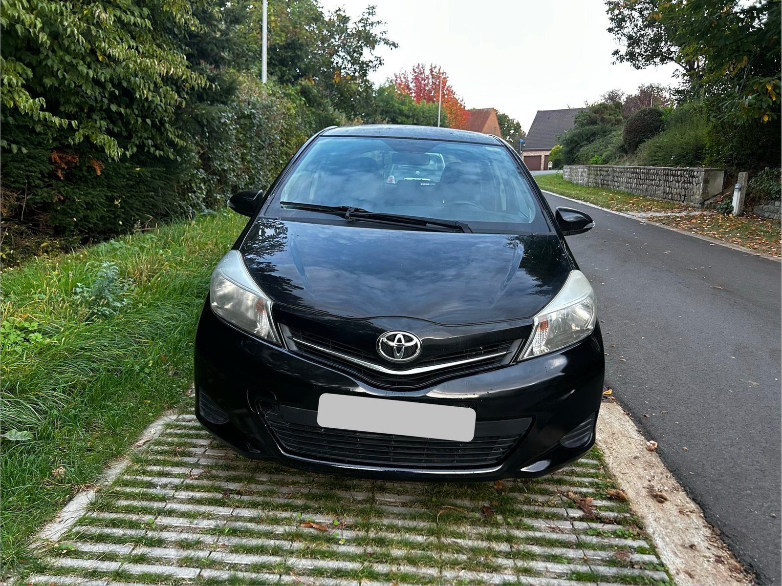 Toyota yaris 1.3 benzine | Eerste Eigenaar | 98k km, Auto's, Euro 5, Zwart, Handgeschakeld, 5 deurs