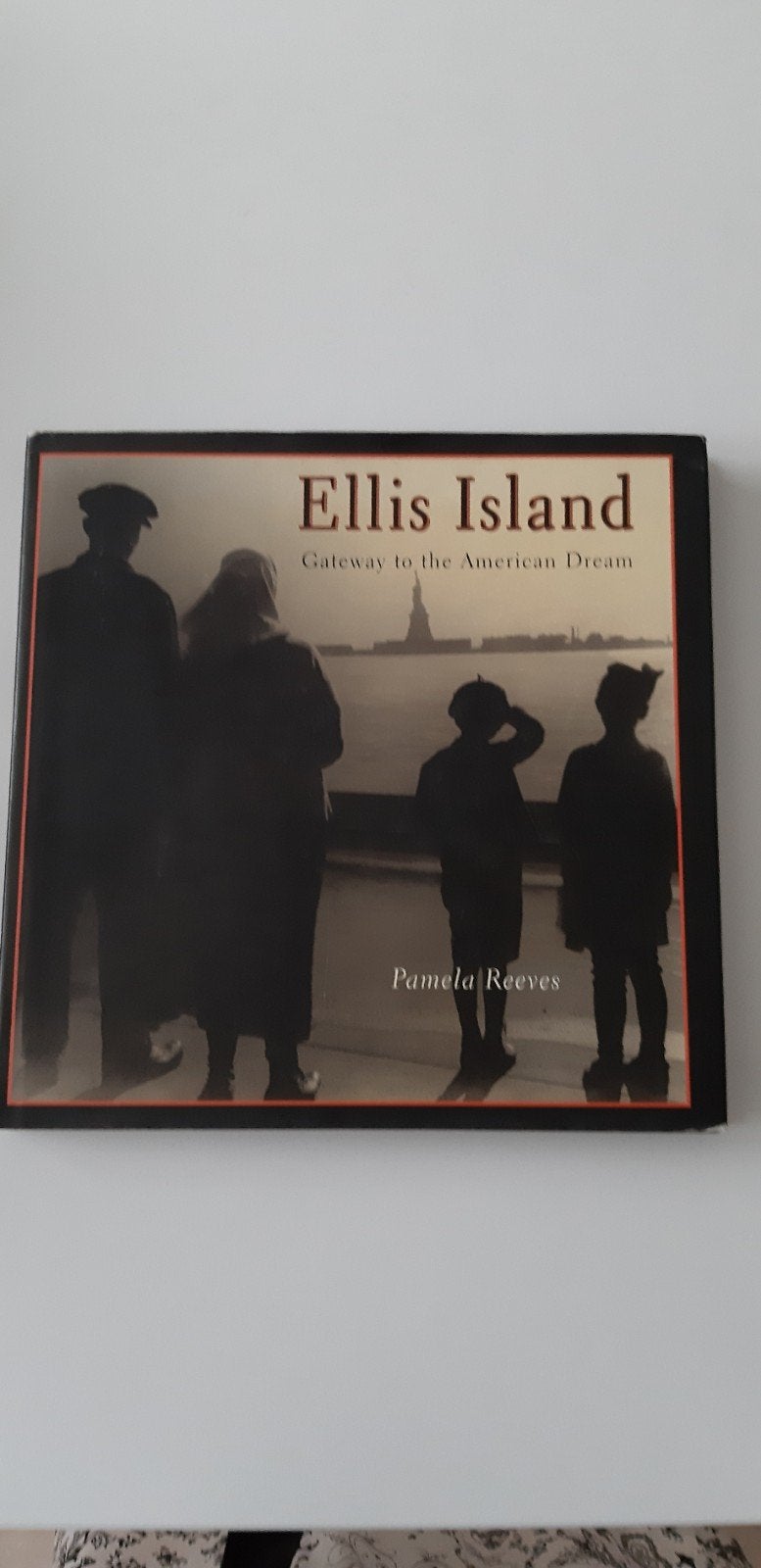 Boek "Ellis Island. Gayeway to the American dream"., Ophalen of Verzenden