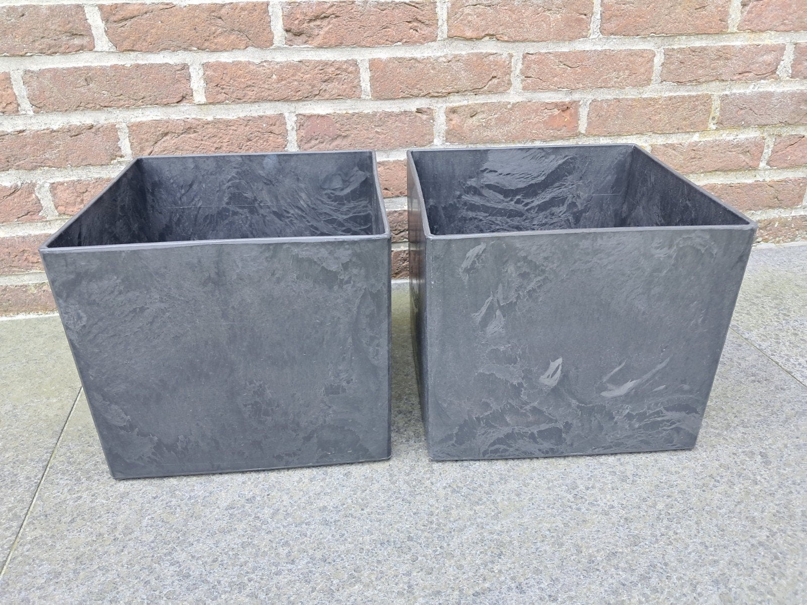 2 donkergrijze bloembakken, Enlèvement