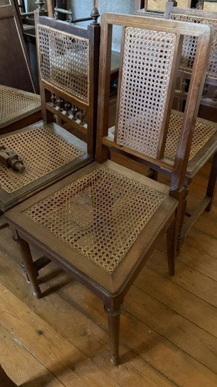 2 authentieke, antieke houten eetkamerstoelen  ca. 1900)., Antiek en Kunst, Ophalen