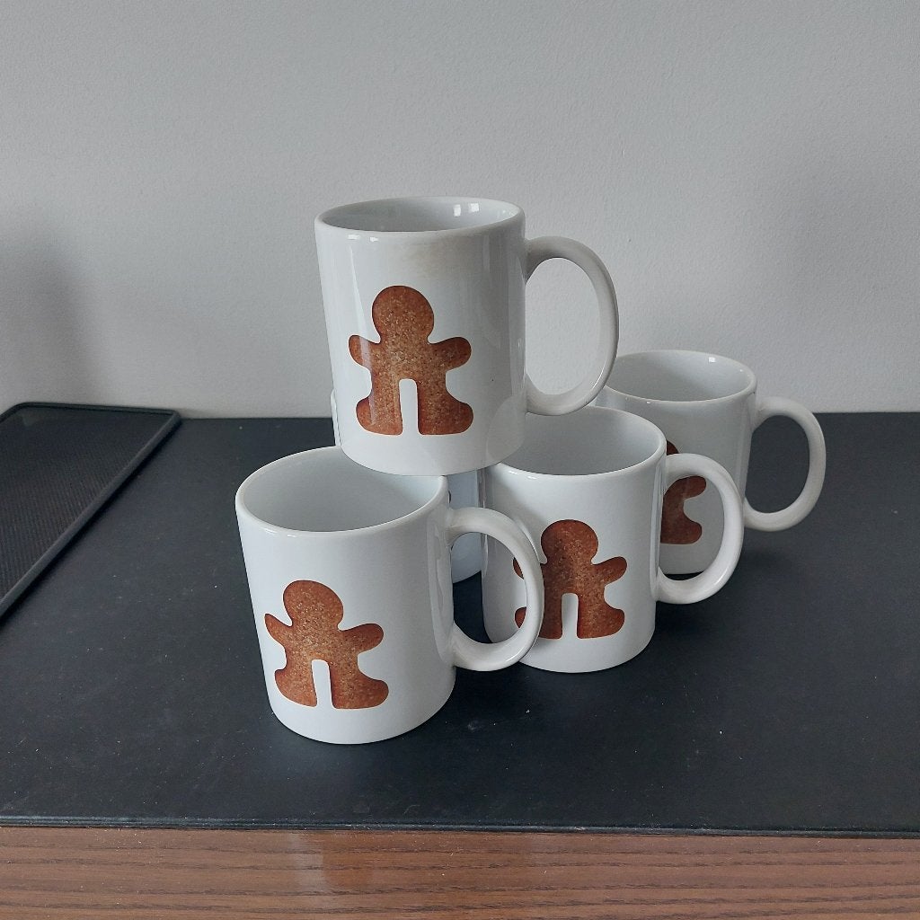 Mok met motief koekenmanneke, Maison & Meubles, Cuisine | Vaisselle, Neuf, Mug, Enlèvement, Porcelaine