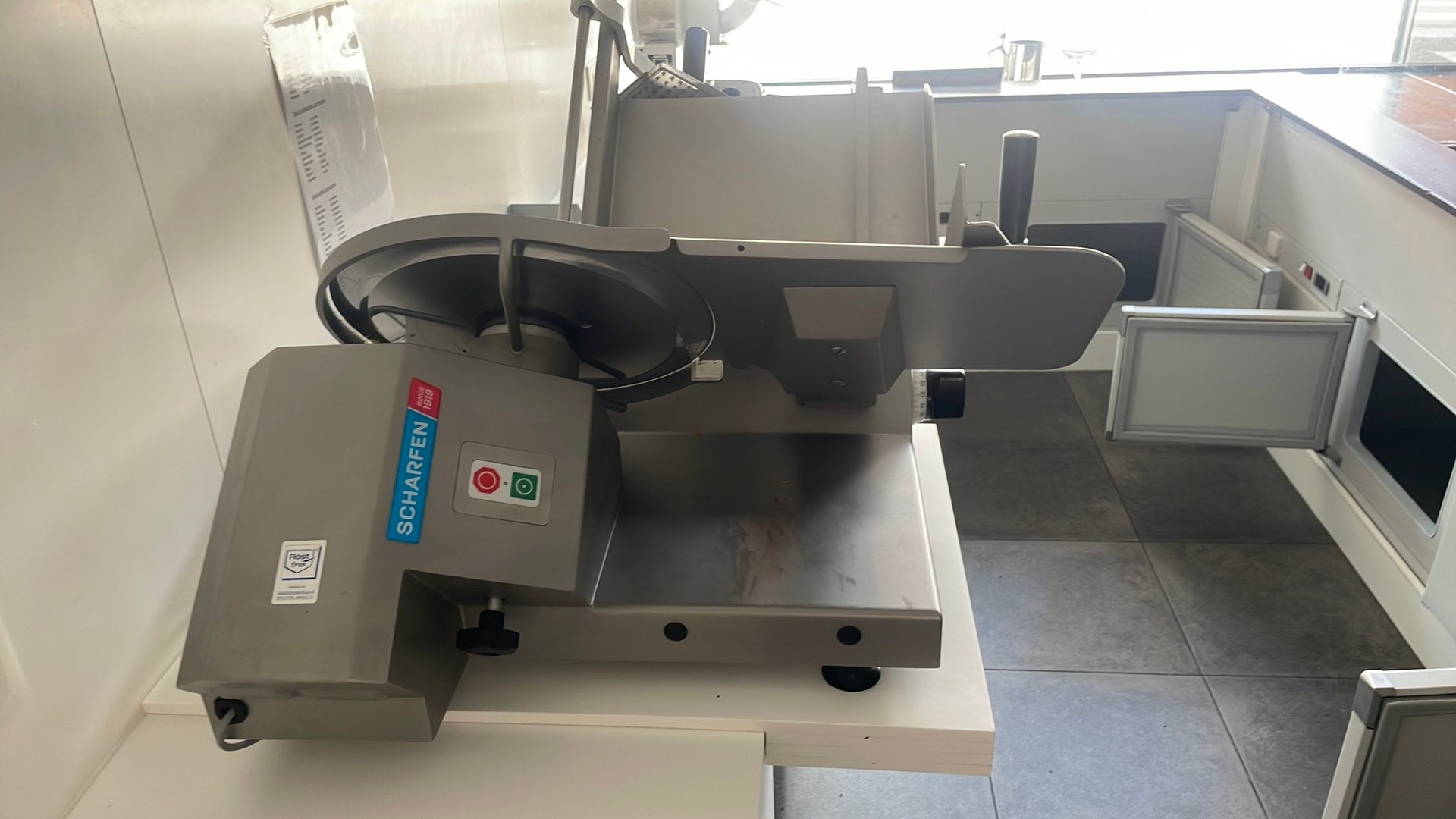 Vleessnijmachine “Scharfen”, type G330, Elektronische apparatuur, Ophalen, Zo goed als nieuw