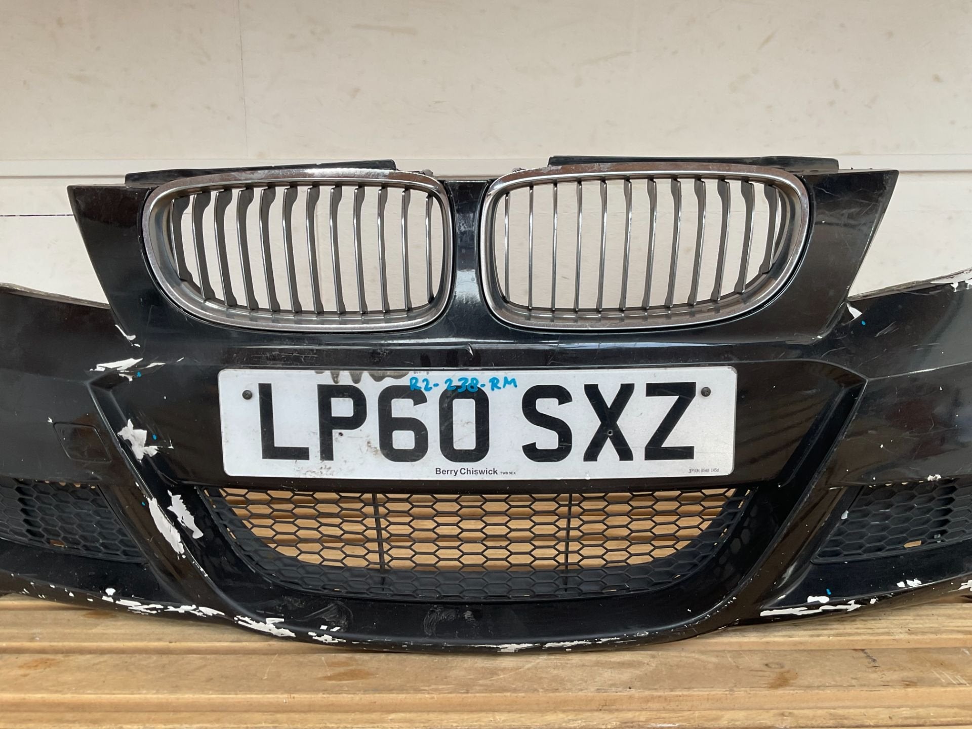Bumper BMW 3 Serie E90 E91 M-Pakket MPakket 51117891386 Voor, Auto-onderdelen, Petuelring 130
80788  Munich, DE, Gebruikt, Voor