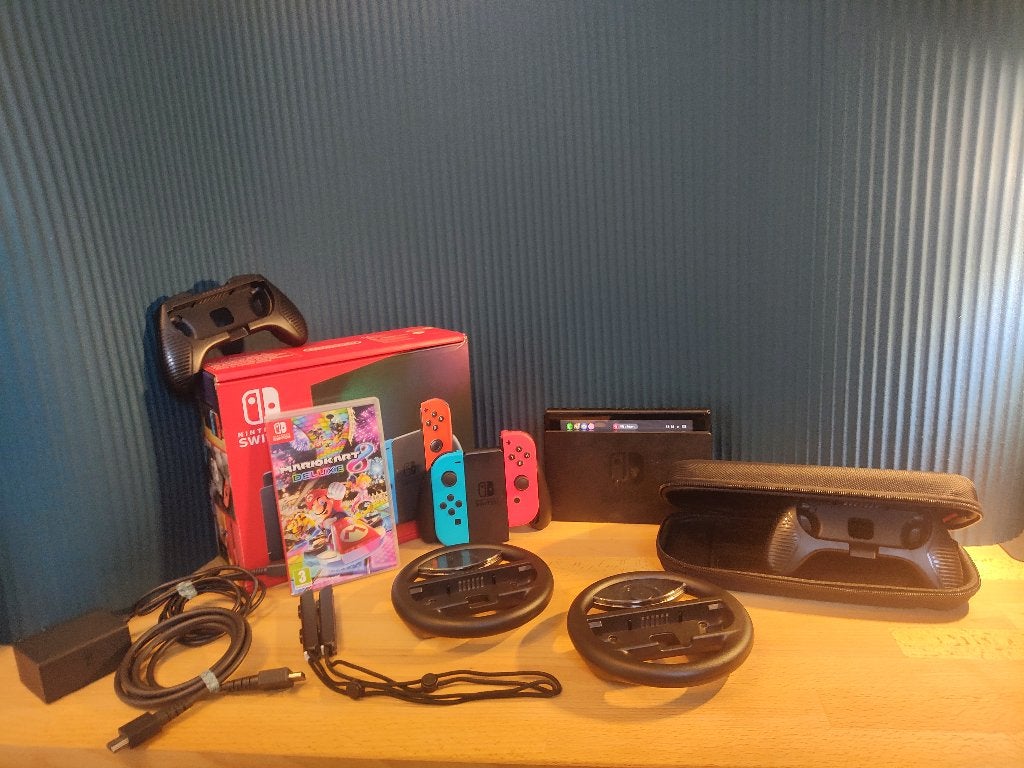 nintendo switch + accessoires + mario kart, Ophalen, Met 2 controllers, Zo goed als nieuw, Switch Original