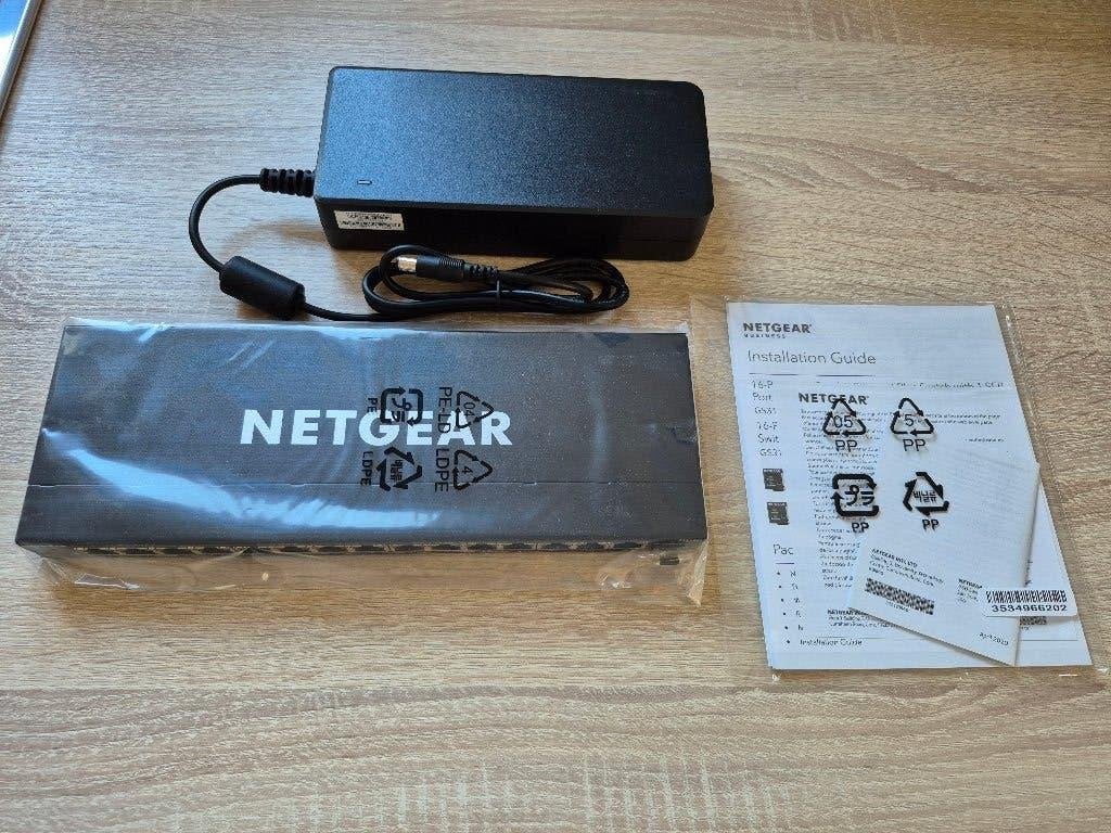 NETGEAR Switch 16 Port PoE+ Gigabit 180w, Computers en Software, Verzenden, Nieuw