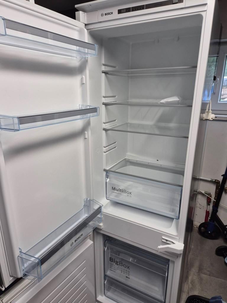 Frigo encastrable, Ophalen, Gebruikt, 200 liter of meer, Energieklasse A of zuiniger