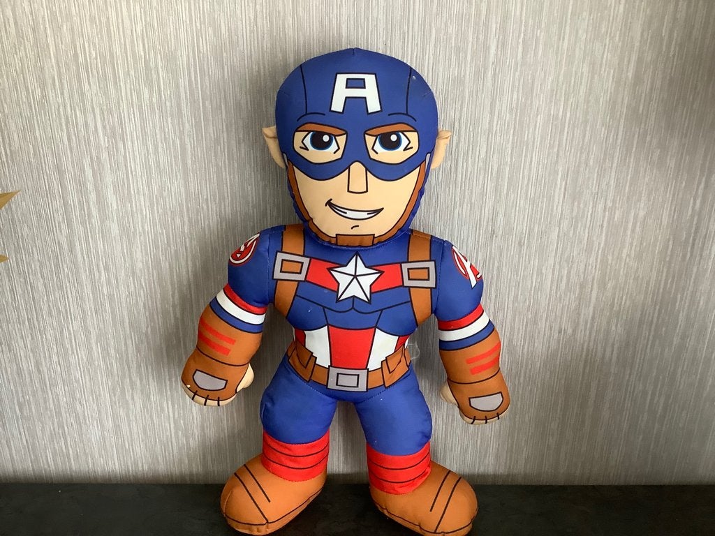 Personnage en peluche Marvel Captain America (50 cm), Enlèvement ou Envoi, Overige karakters, Autres marques, Comme neuf