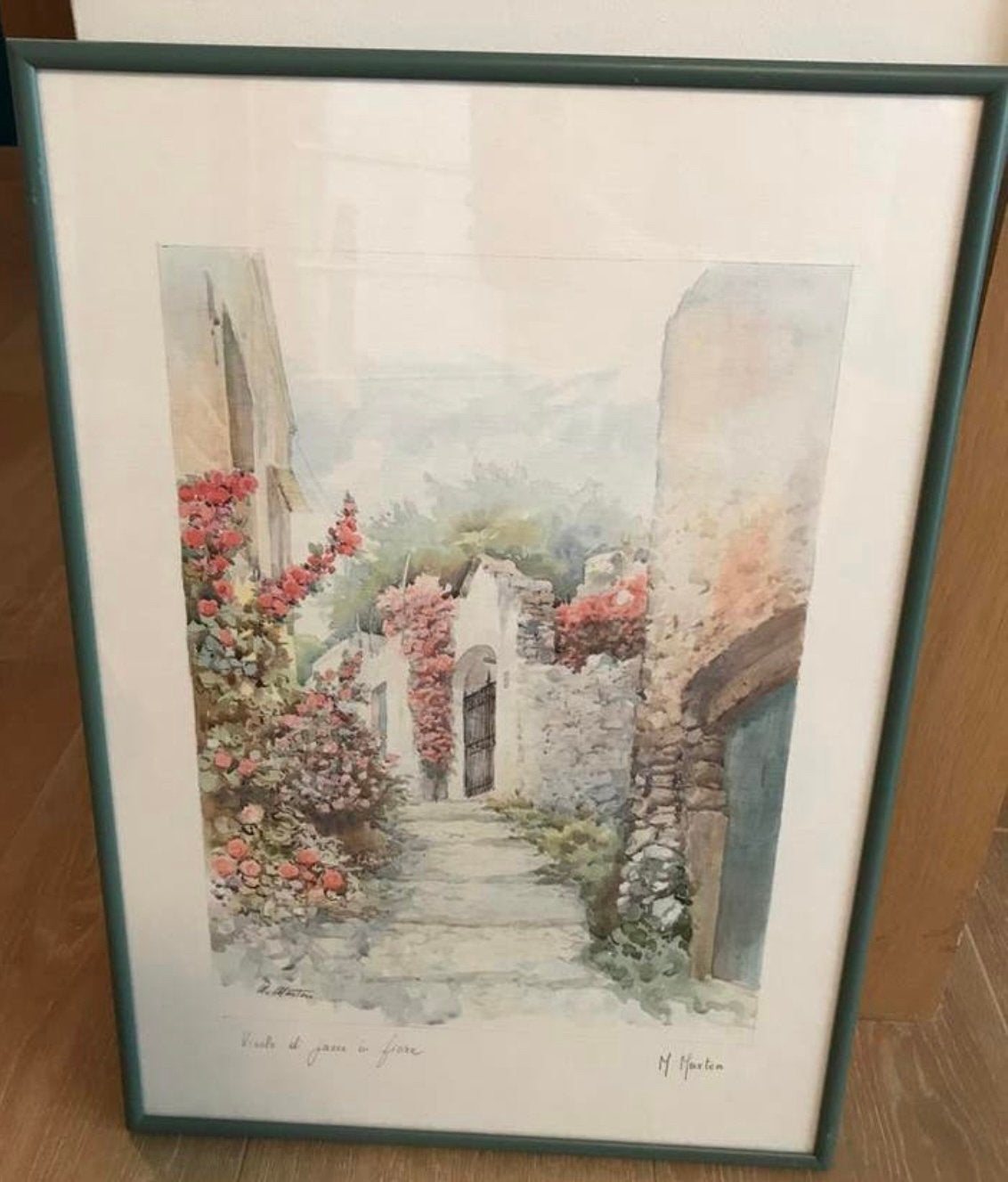 Aquarelle sous cadre, signée M. Marten, ruelle fleurie, Enlèvement ou Envoi, Sous verre, Paysage, Papier/carton