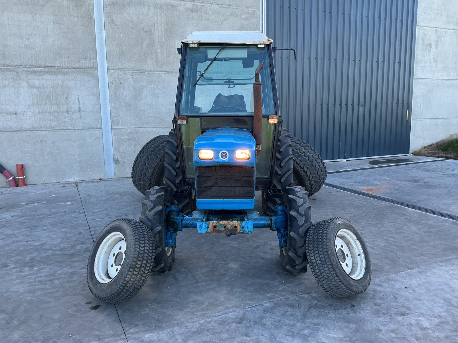 New holland 2110, Enlèvement, New Holland