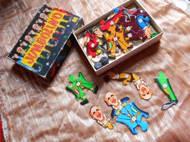 retro speelgoed, oude strips, speelkaarten, vliegtuigje enz, Ophalen of Verzenden, Gebruikt