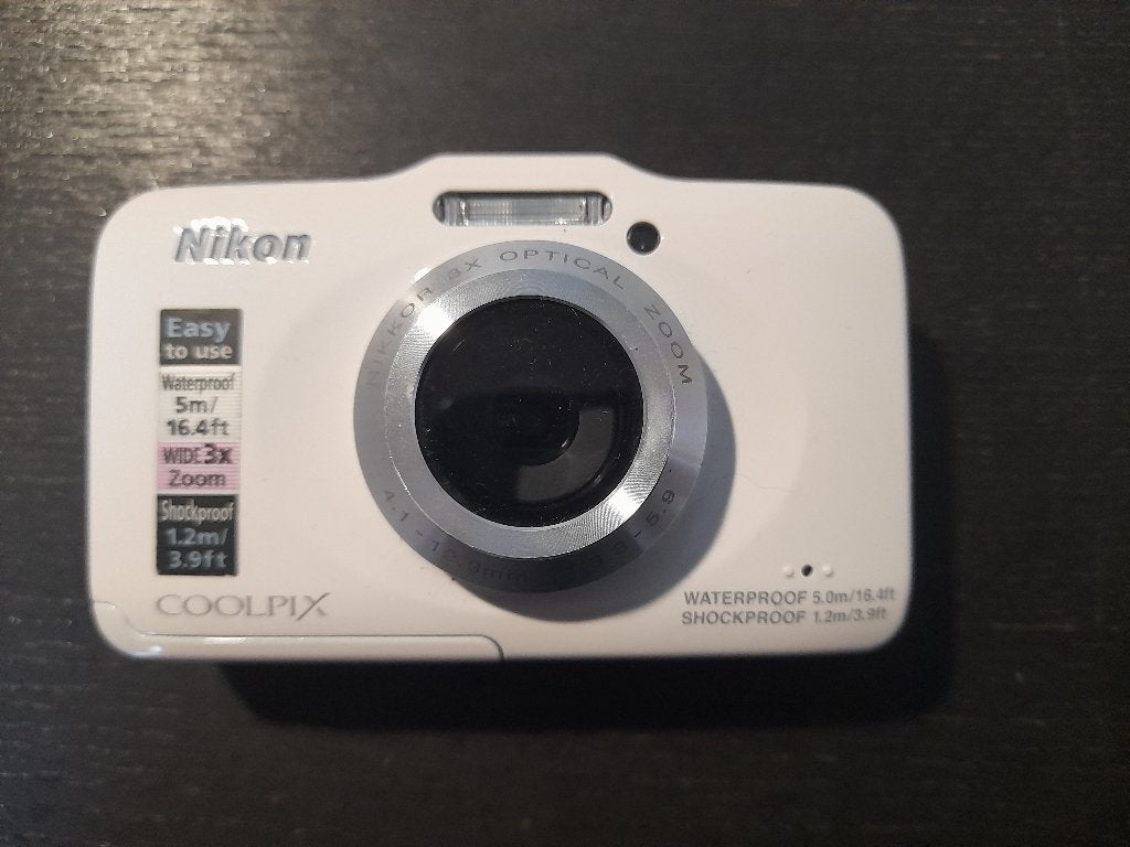 Digitale camera NIKON, Enlèvement ou Envoi, Comme neuf, Caméra