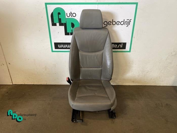 Siège gauche d'un BMW 3-Serie (3-Serie 04-), Autos : Pièces & Accessoires, Habitacle & Garnissage, -, 3 mois de garantie, Utilisé