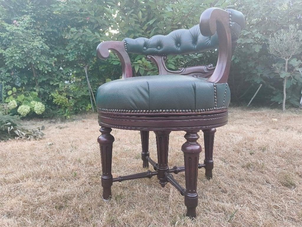 Klassiek Engelse Chesterfield Bureaustoel in Leder, Huis en Inrichting, Bureaustoelen, Ophalen, Bureaustoel