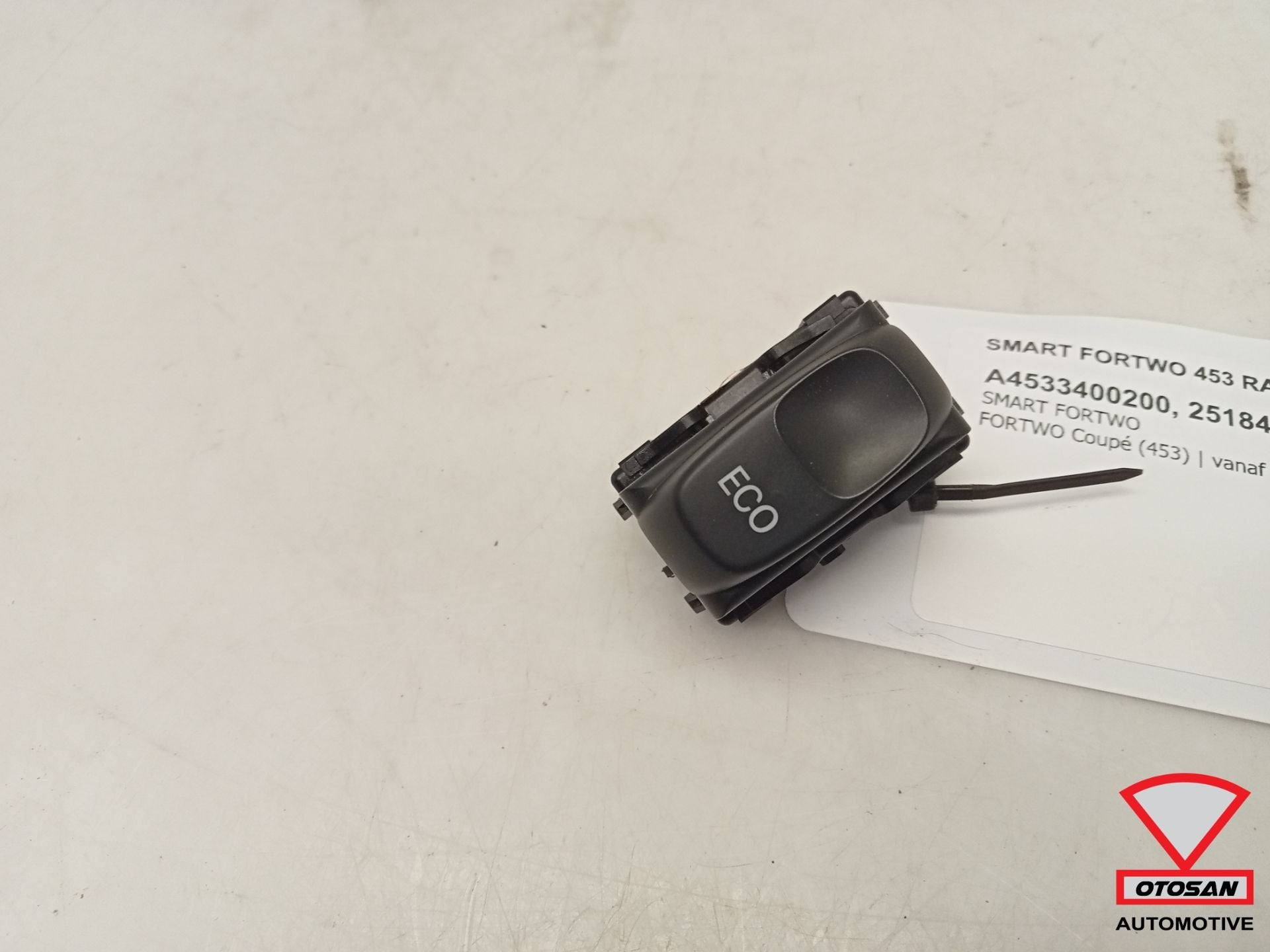 Smart Fortwo 453 Ranault Eco Schakelaar A4533400200 25184218, Gebruikt, Mercedes-Benz AG, Mercedesstrasse 120
70372  Stuttgart, DE