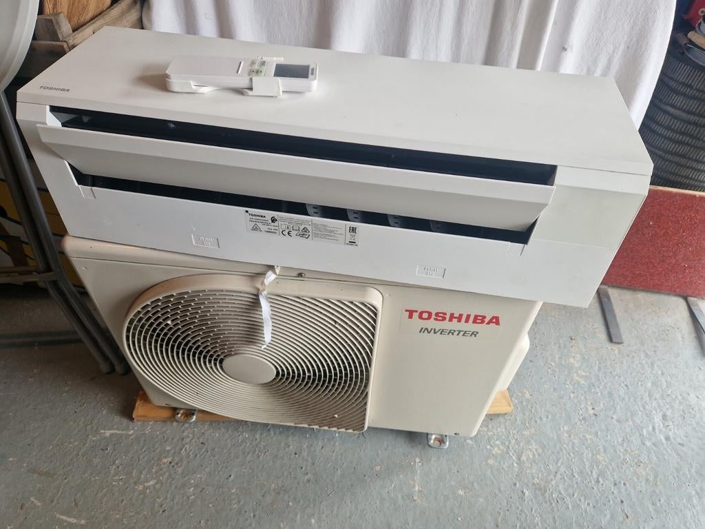 Climatiseur  Toshiba chaud/froid, Ophalen, Afstandsbediening