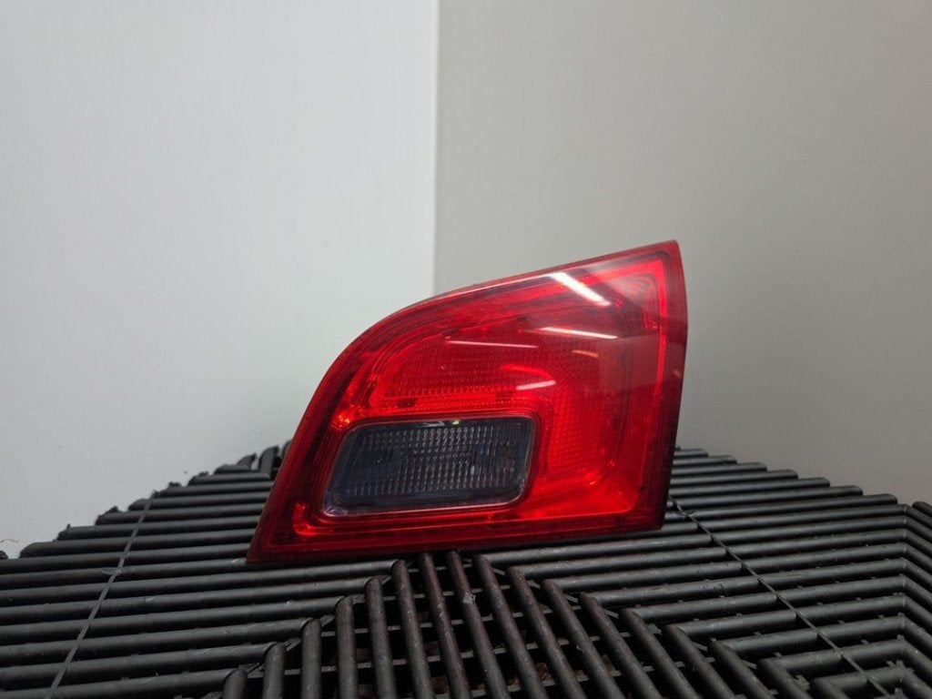 FEU ARRIÈRE DROIT Astra J Sports Tourer (PD8 / PE8 / PF8), Opel, Opel Automobile GmbH, Utilisé, Kontakt-opel@opel.com