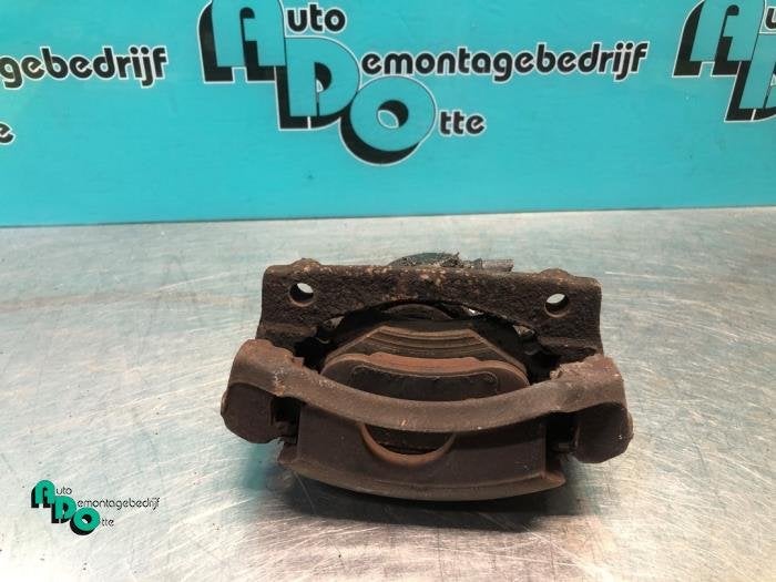 Remklauw (Tang) rechts-voor van een Peugeot 107 (107 05-), Gebruikt, -, -, Ophalen of Verzenden