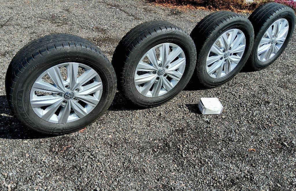 Très belles jantes originales VW Crafter avec pneus été, Auto-onderdelen, Banden en Velgen, Ophalen, Banden en Velgen, 17 inch