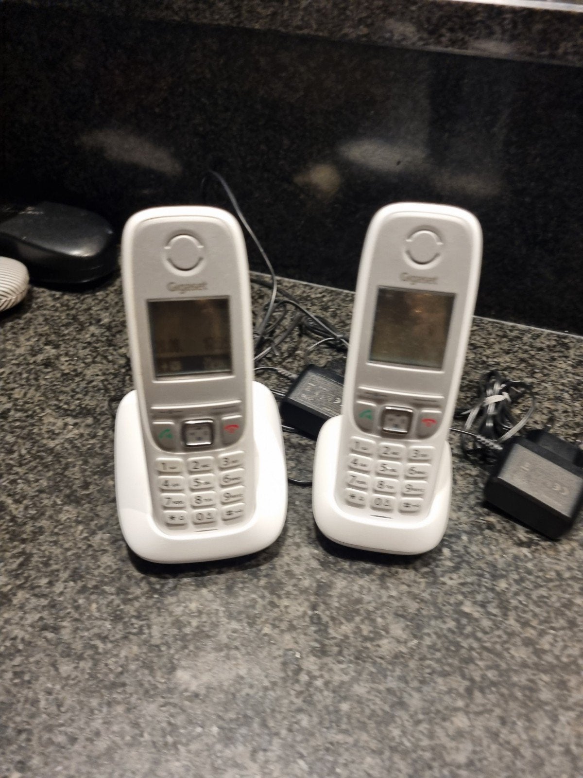 vaste telefoon  2 stuks   draagbaar   perfecte staat, Ophalen