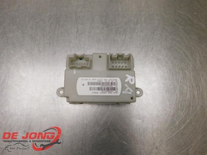 Module verrouillage central des portes d'un Chrysler Voyager, 3 mois de garantie, Utilisé, -, -