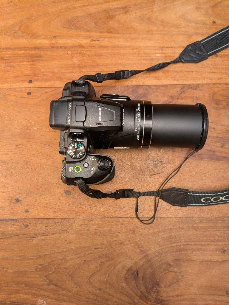 Mooie Nikon B700 compacte camera met veel extra's, 20 Megapixel, Gebruikt, Compact, Ophalen of Verzenden