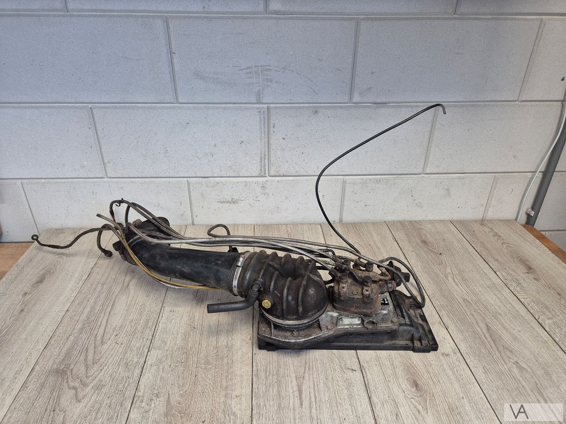 Brandstofverdeler luchtmenger VW Golf 2 1.8 gti 049133353aa, Gebruikt, -, Volkswagen, -
