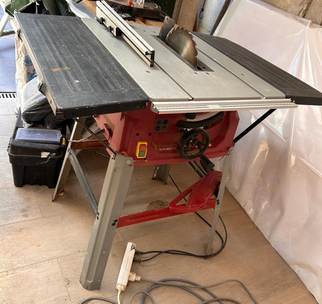 Scie sur table Einhell TC-TS 2025 U, 2000 W, Bricolage & Construction, 1200 watts ou plus, 70 mm ou plus, Enlèvement, Utilisé