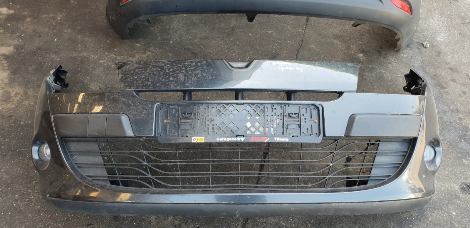 RENAULT MÉGANE VOORBUMPER BJ 2012, Gebruikt, -, Voor, -