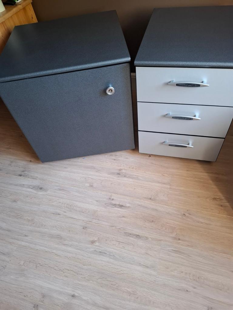 Twee degelijke bureaulades op wielen, maatwerk. Snel weg, Maison & Meubles, Bureaux, Enlèvement, Avec roues