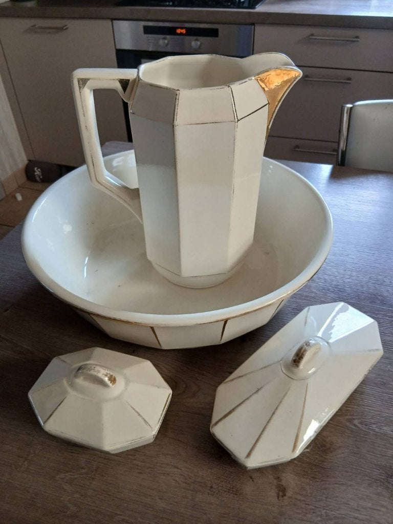 Broc de toilette, Enlèvement
