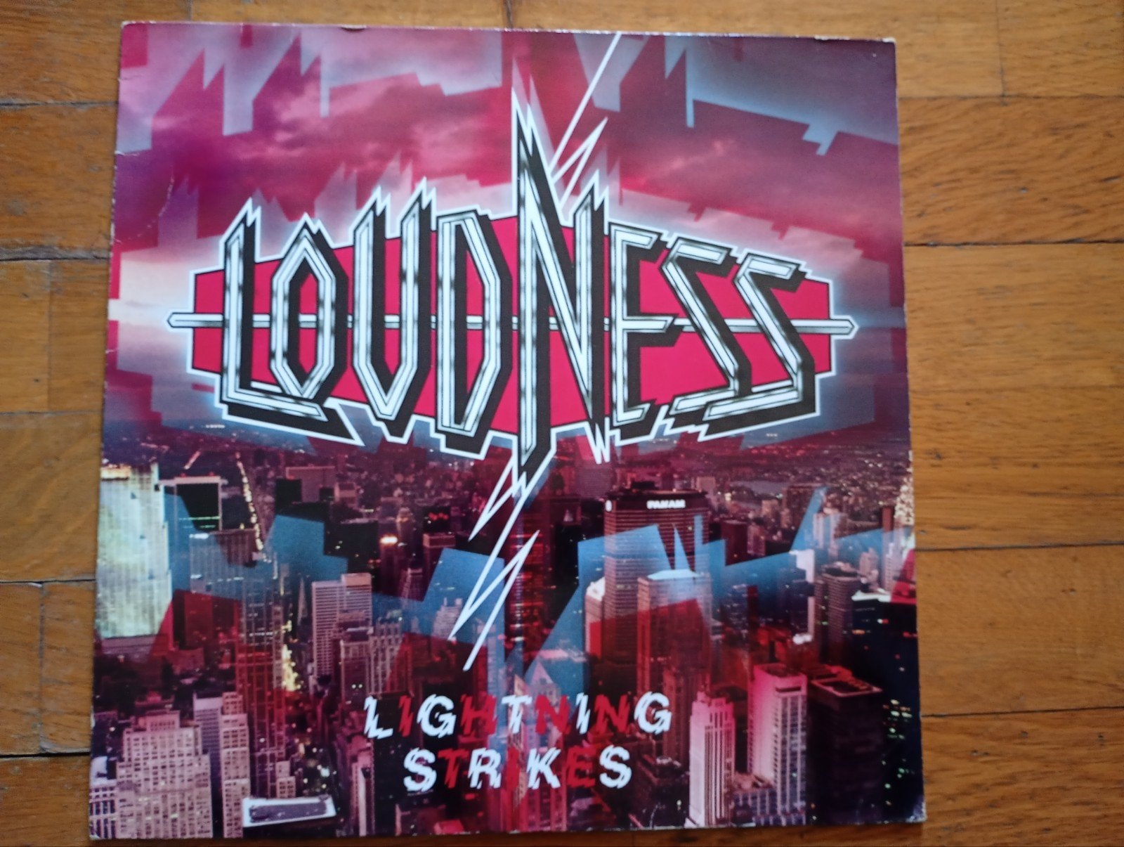 Loudness - Lightning Strikes, Enlèvement