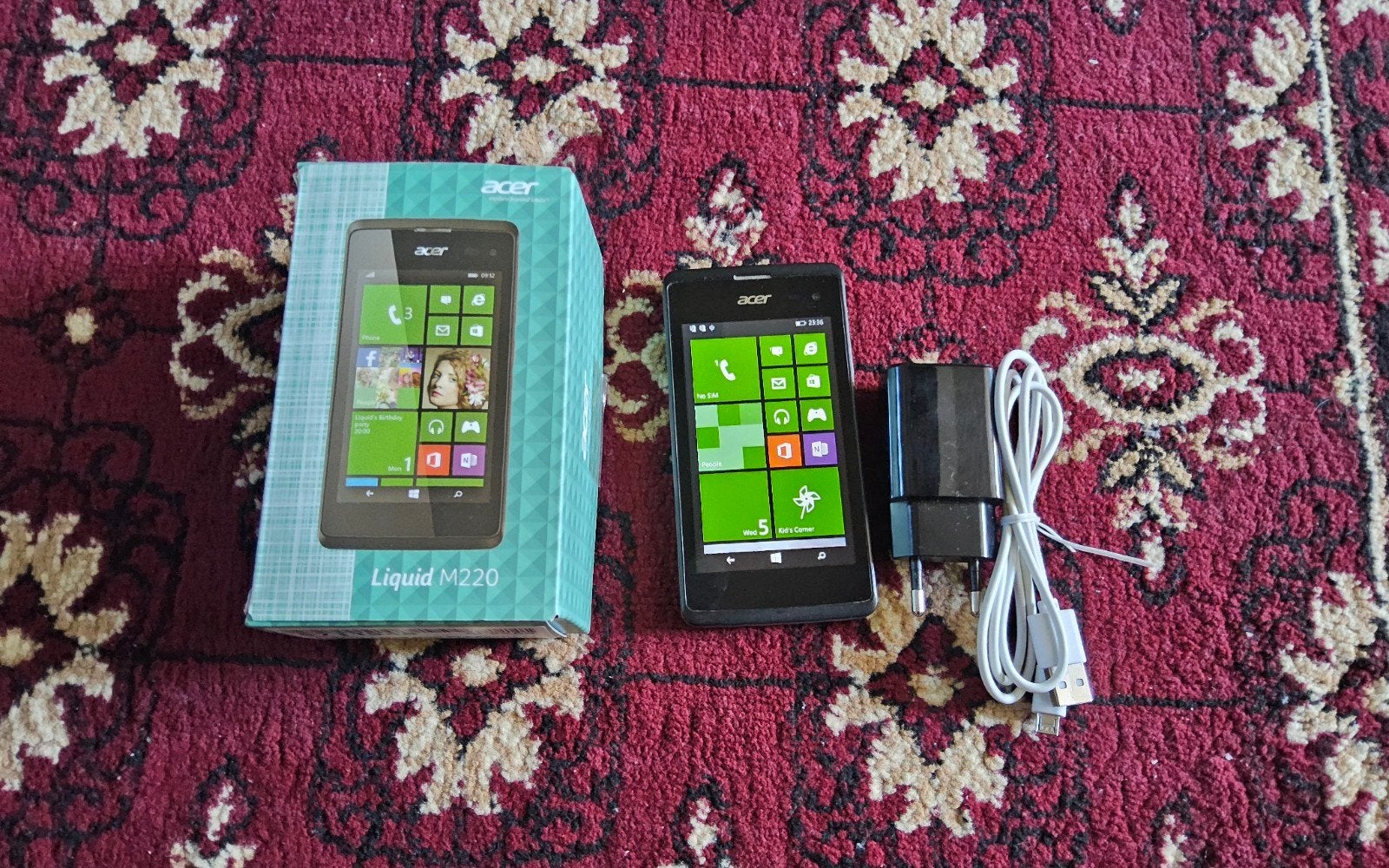 Acer Windows Phone, double SIM, presque neuf
Avec boîte. cha