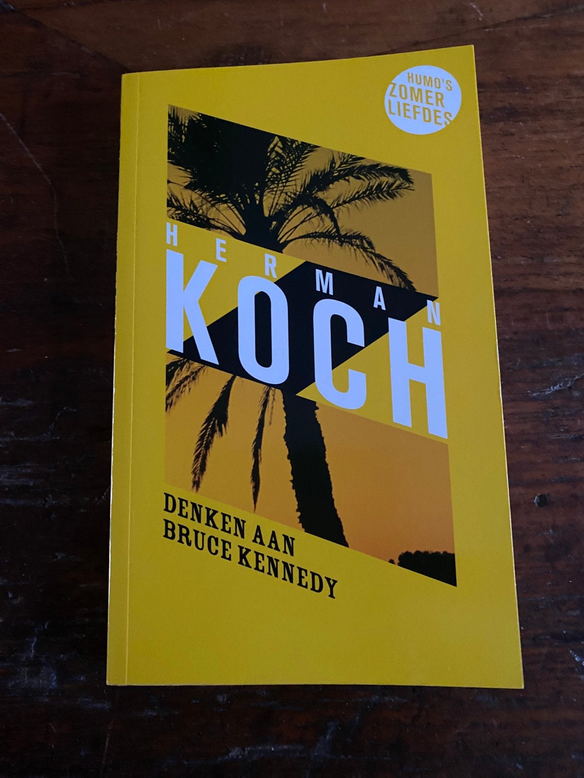 Humo zomerliefdes 8 boeken in 1 box, Ophalen of Verzenden, Zo goed als nieuw