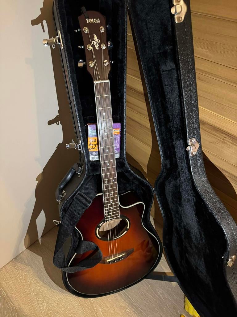 Guitare Yamaha APX500 + protege guitare Stagg, Musique & Instruments, Enlèvement, Comme neuf