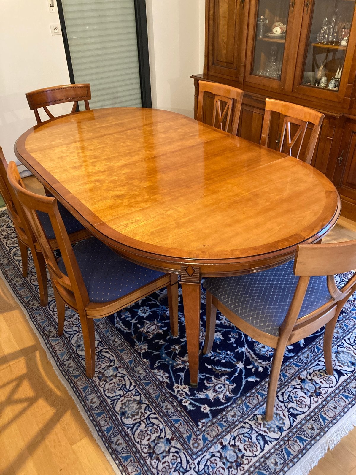 Table ronde avec 6 chaises / Runder Tisch mit 6 Stühlen, Maison & Meubles, Enlèvement, Utilisé, 4 à 6 chaises