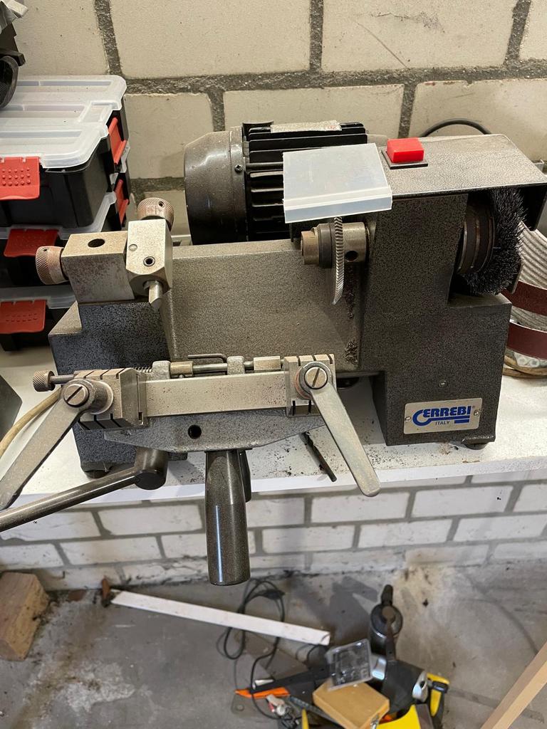 Sleutelslijpmachine, Ophalen, Gebruikt