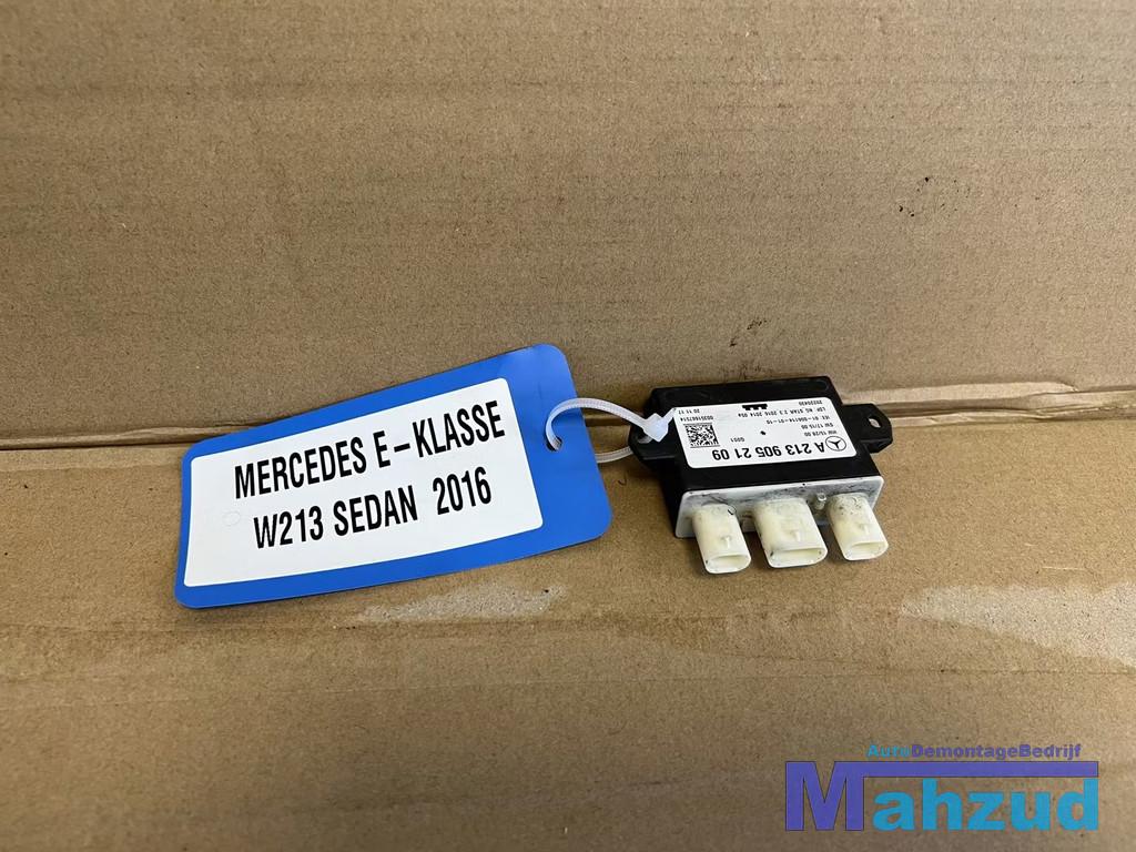 MERCEDES E-KLASSE W213 Kofferklep module voetbediening 2016+, Mercedes-Benz AG, Mercedes-Benz, Utilisé, Mercedesstrasse 120
70372  Stuttgart, DE