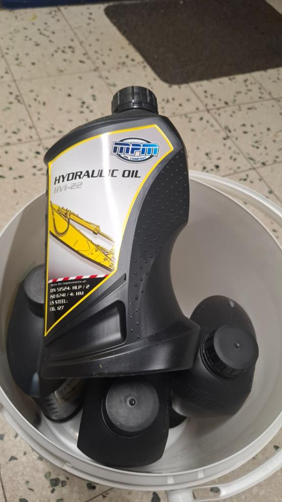Hydraulic Oil HVI 22 voor de 4 stuks, Ophalen