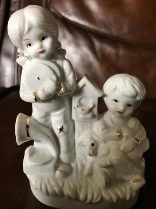 Vintage wit porseleinen beeldje, Verzamelen, Ophalen of Verzenden, Zo goed als nieuw, Mens