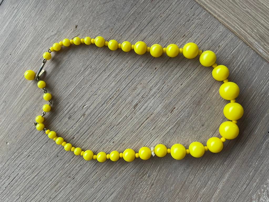 Mooie gele ketting, Bijoux, Sacs & Beauté, Colliers, Enlèvement ou Envoi, Comme neuf, Jaune