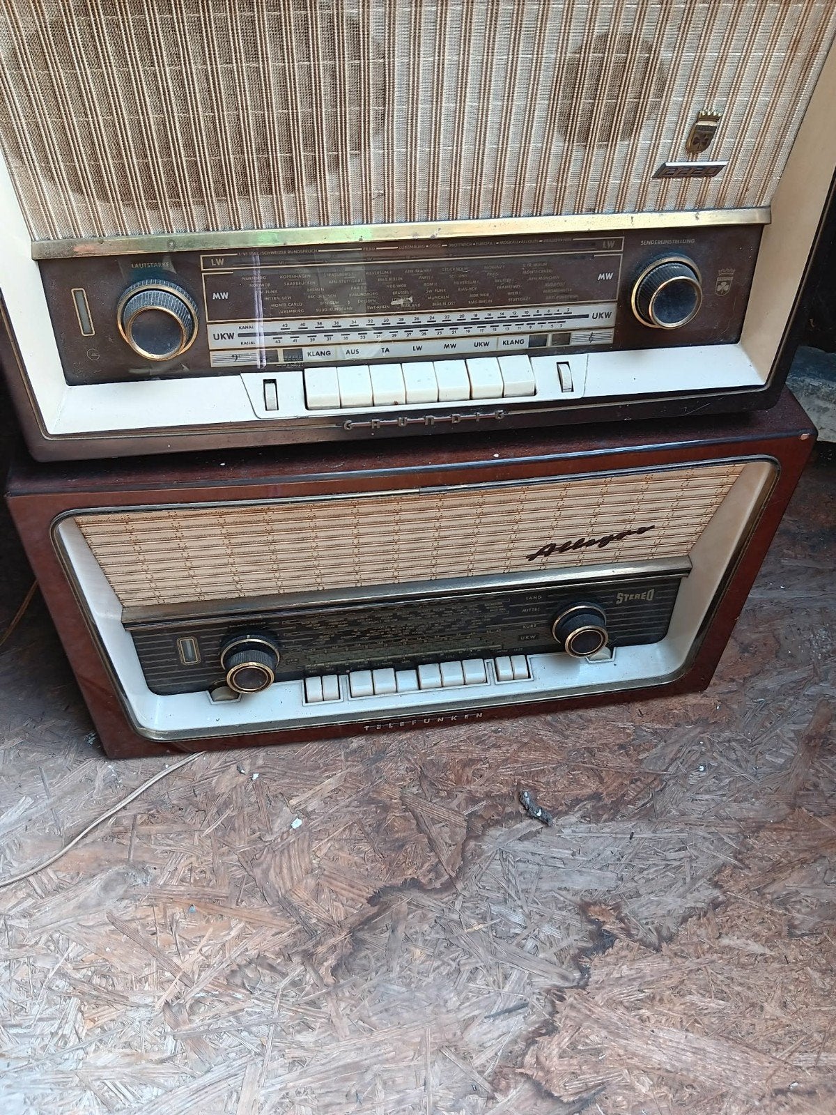 Gloeilamp radio's werkende, Ophalen