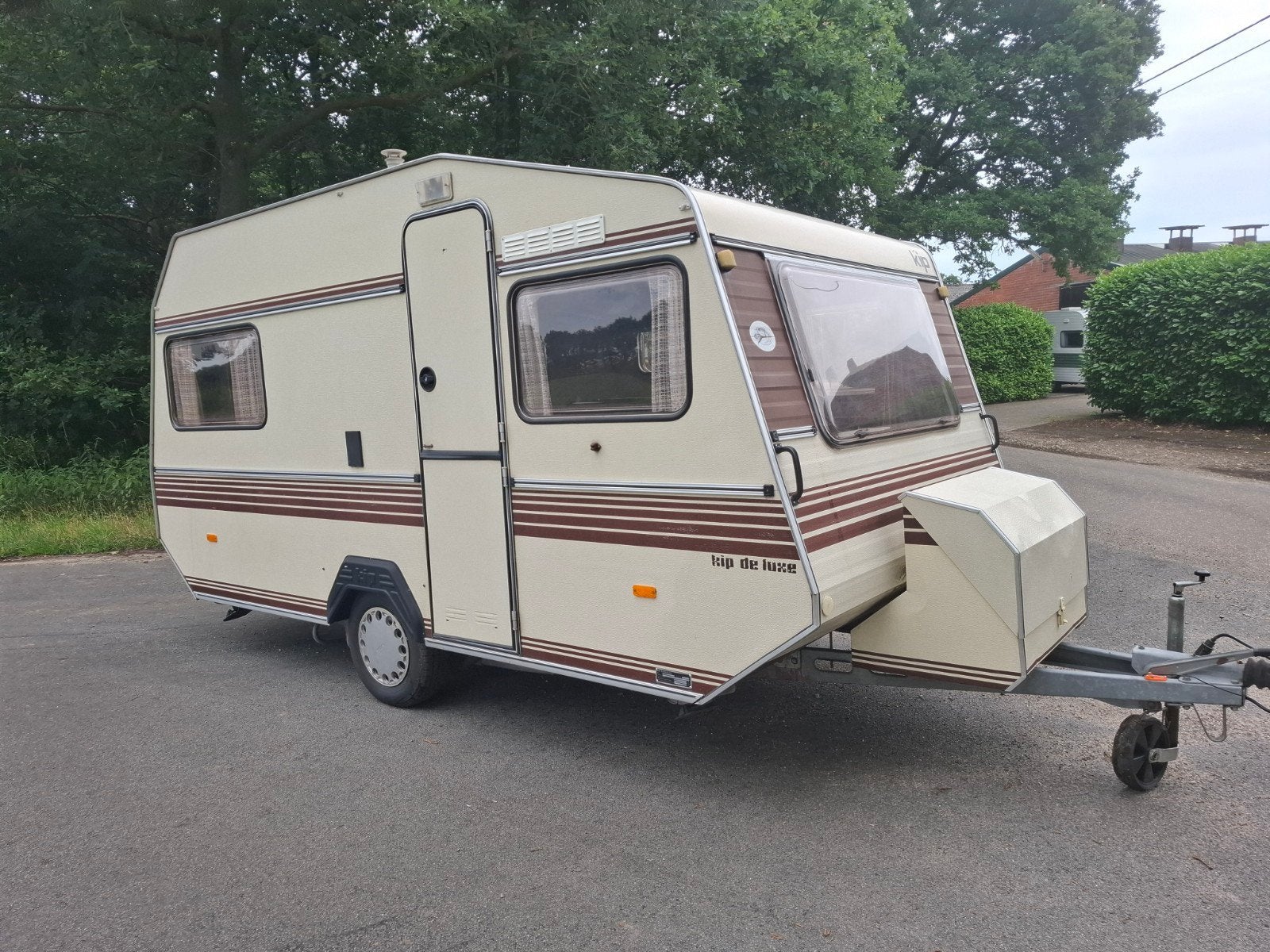 Mooie kip caravan mtm 750kg, Caravanes & Camping, Caravanes, Fenêtres ouvrantes, Particulier, Bürstner, Siège de train