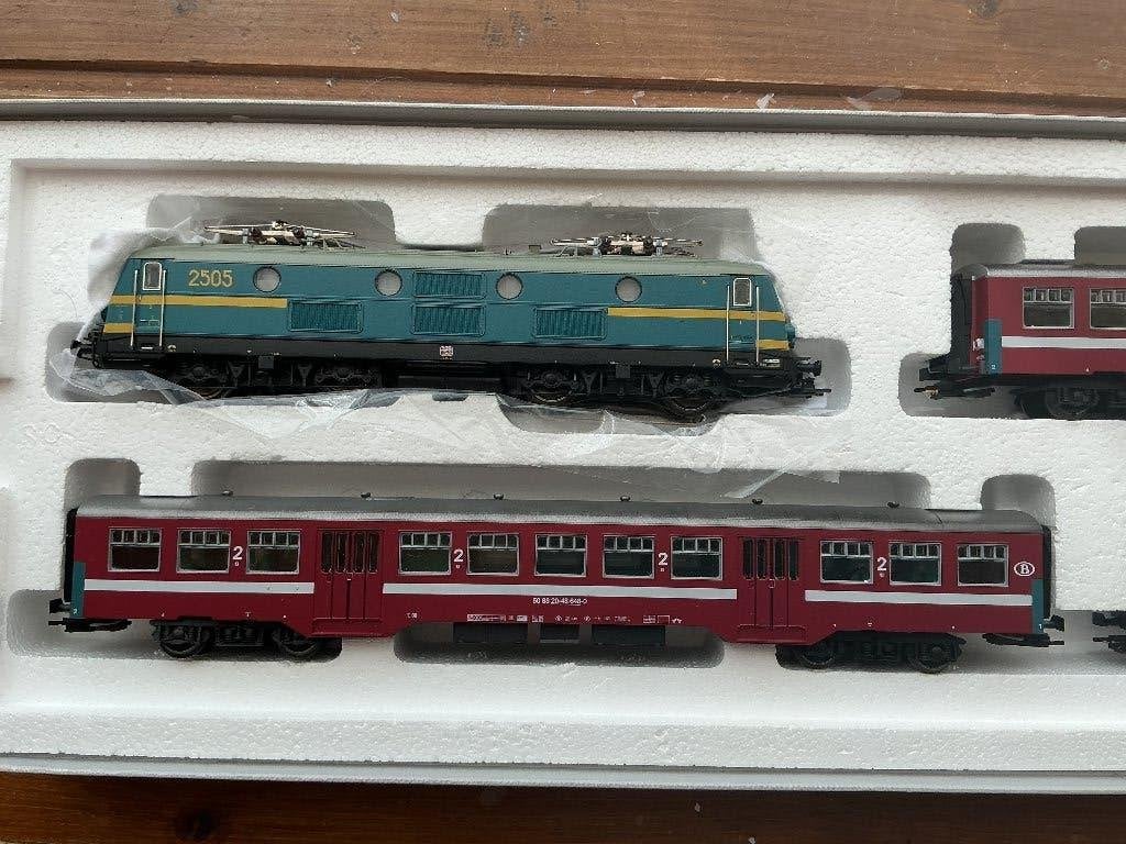 Marklin 26530 SNCB 2505 et 3 M2, Hobby & Loisirs créatifs, Enlèvement ou Envoi, Courant alternatif, Utilisé, Set de Trains