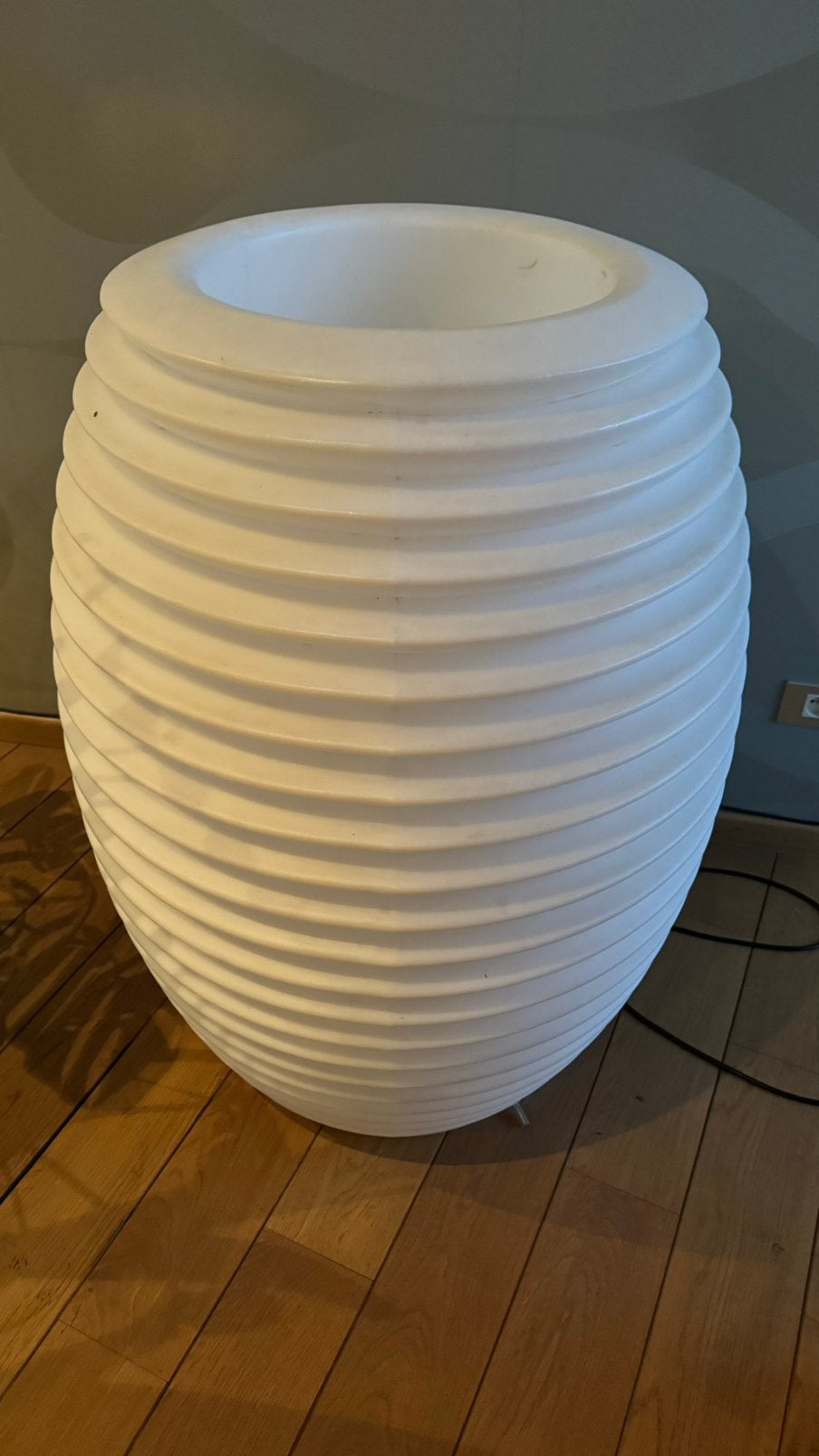Verlichte design bloempot, Ophalen, Kunststof, Gebruikt, Rond
