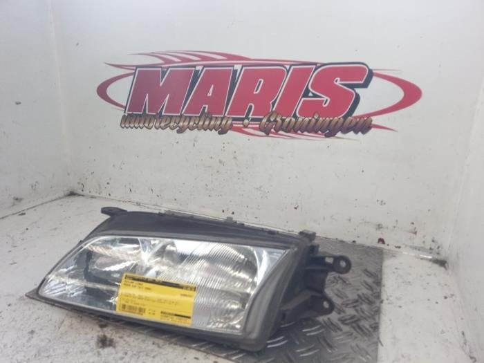 Phare gauche d'un Mazda 626, -, -, 3 mois de garantie, Mazda